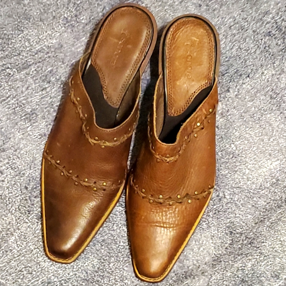 Leather mules